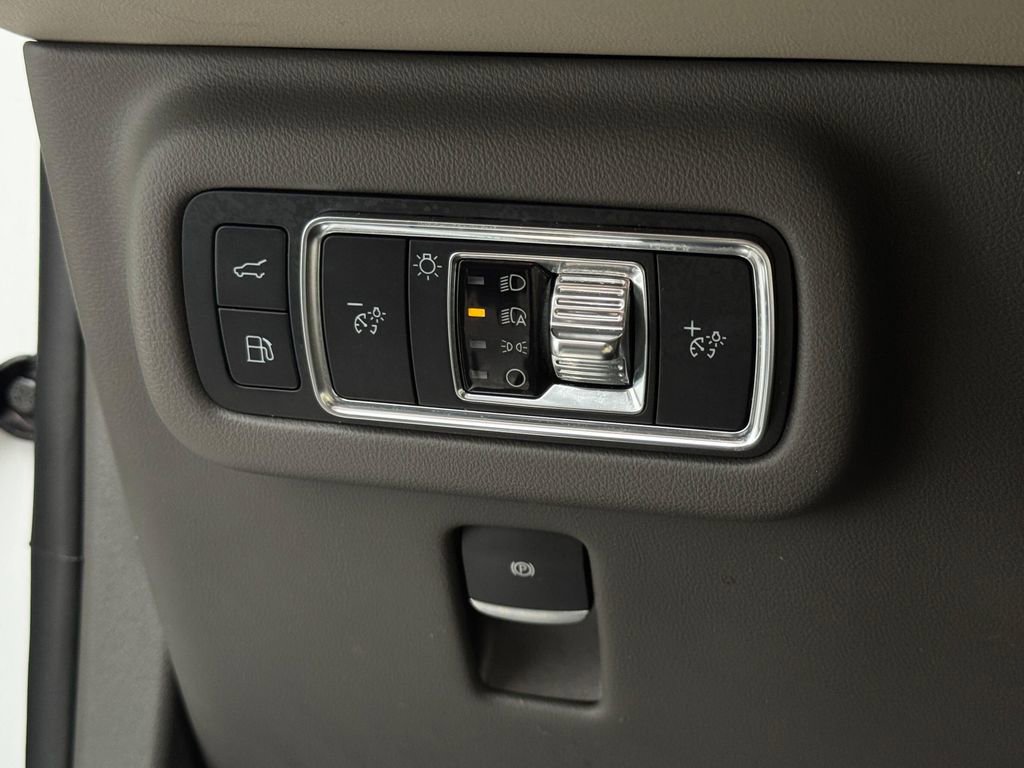 Used 2024 Lincoln Nautilus Reserve AWD/4WD image 31