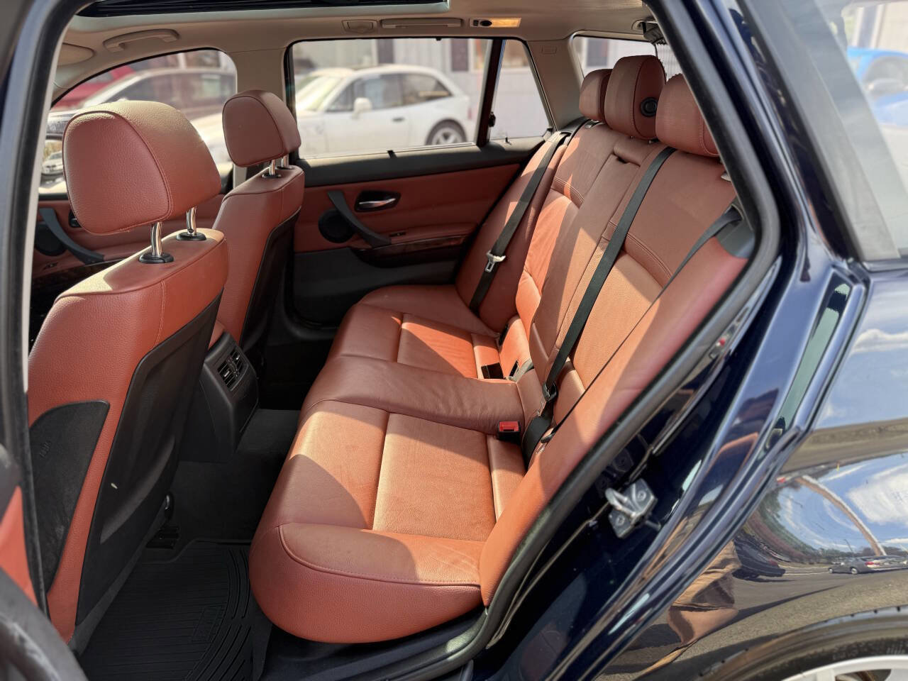 Used 2010 BMW 328i Wagon image 18