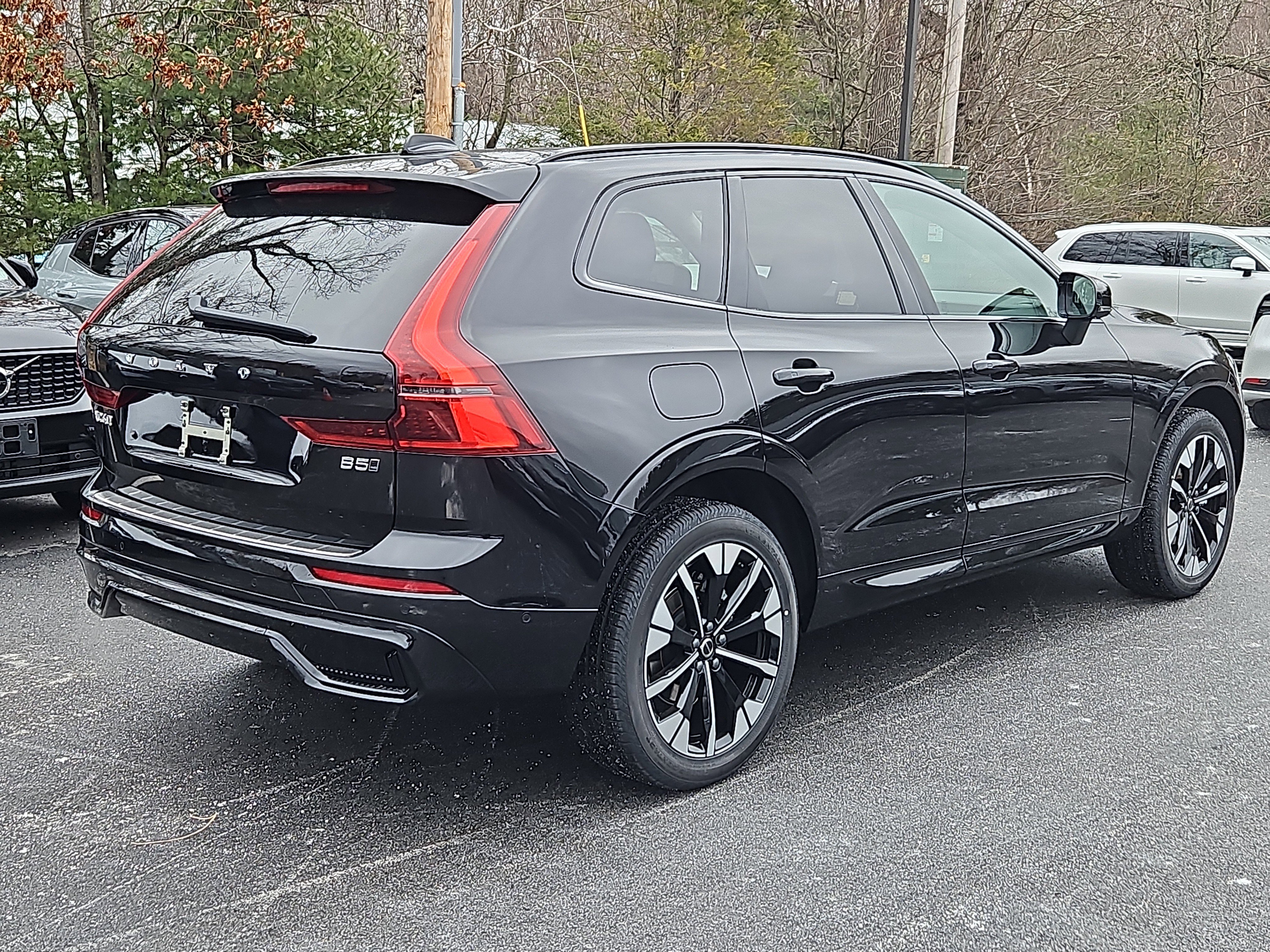 New 2026 Volvo XC60 B5 Plus w/ Protection Package Premier image 2