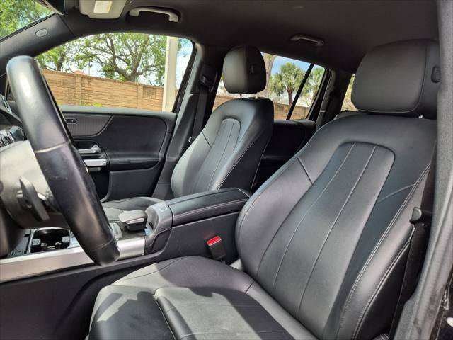 Used 2022 Mercedes-Benz GLB 250 w/ Premium Package Lite image 21