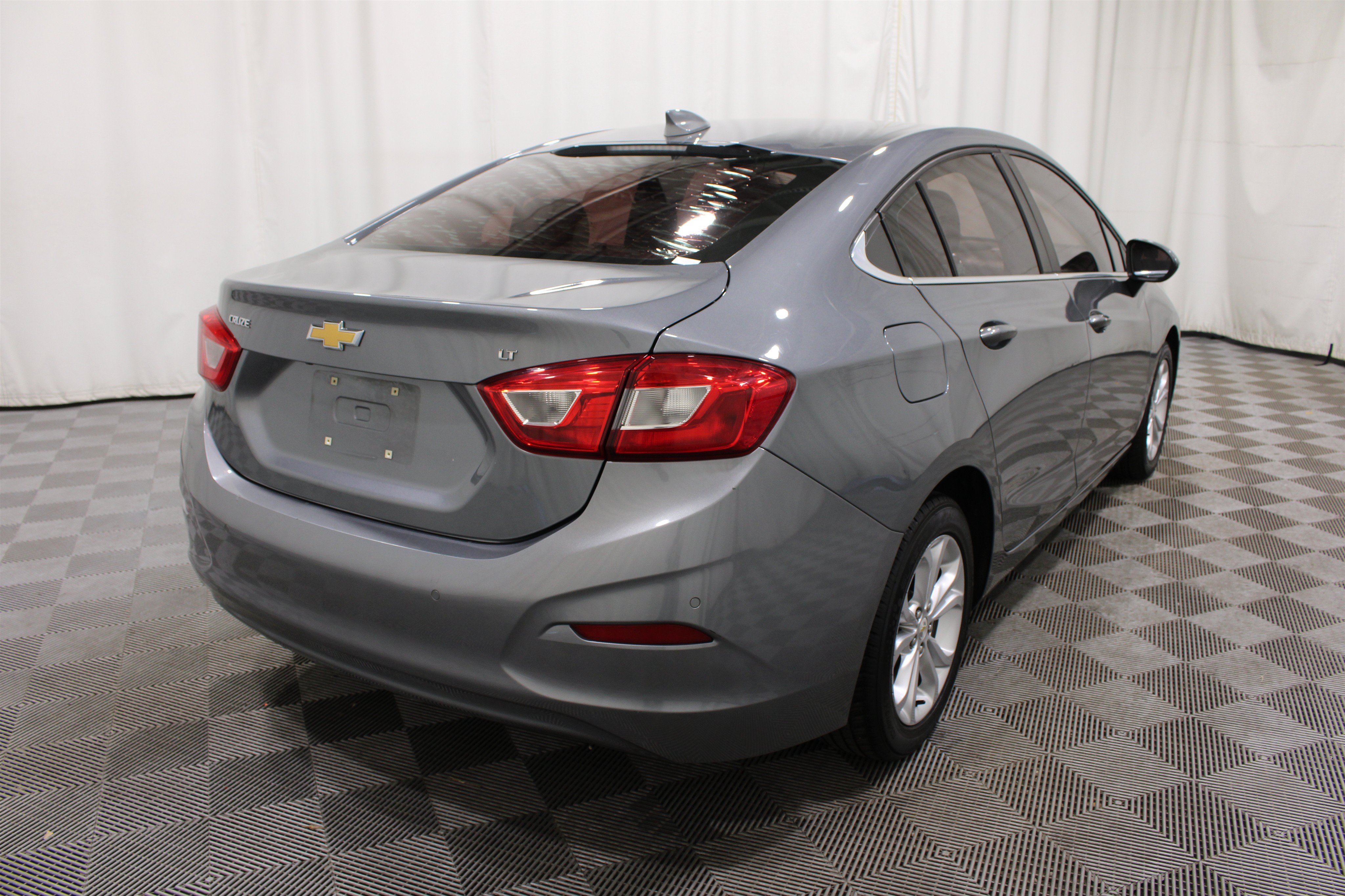 Used 2019 Chevrolet Cruze LT w/ Convenience Package FWD image 31