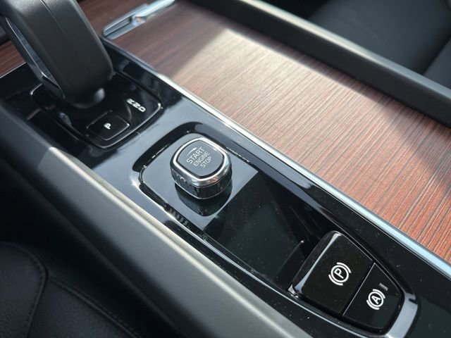 Certified 2023 Volvo XC60 B5 Plus w/ Climate Package AWD/4WD image 29