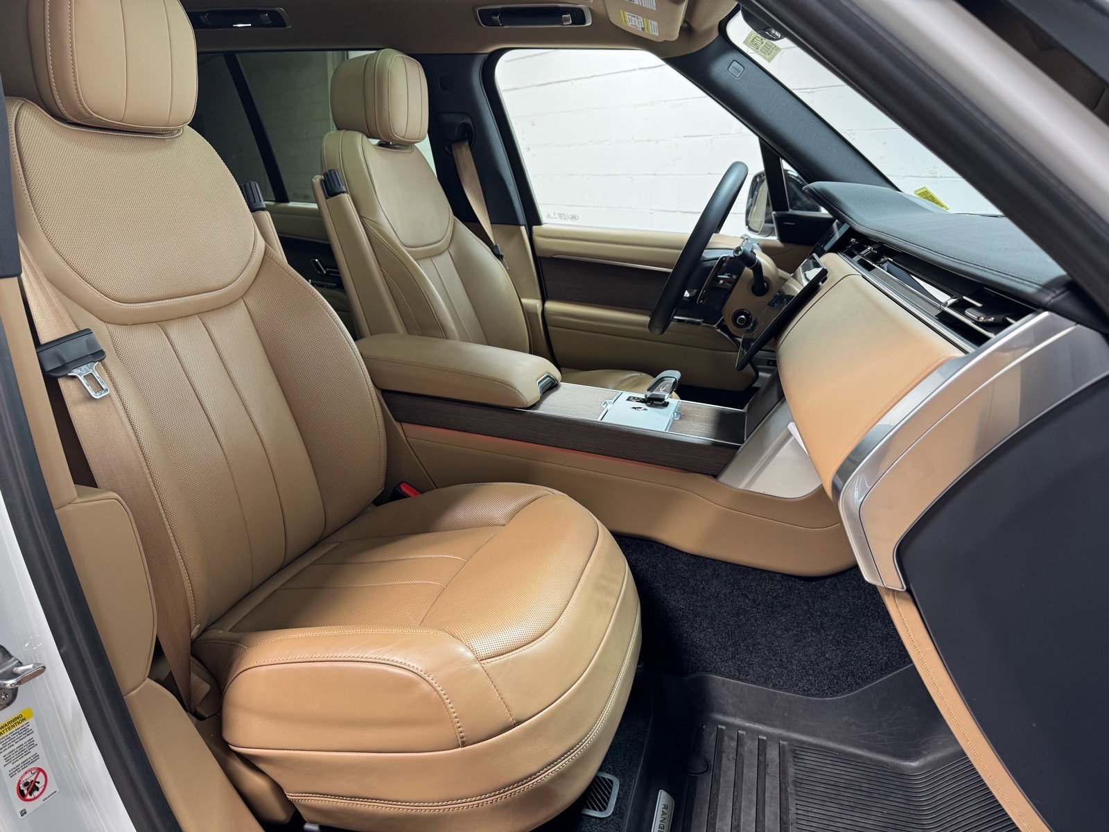 Used 2024 Land Rover Range Rover SE image 32