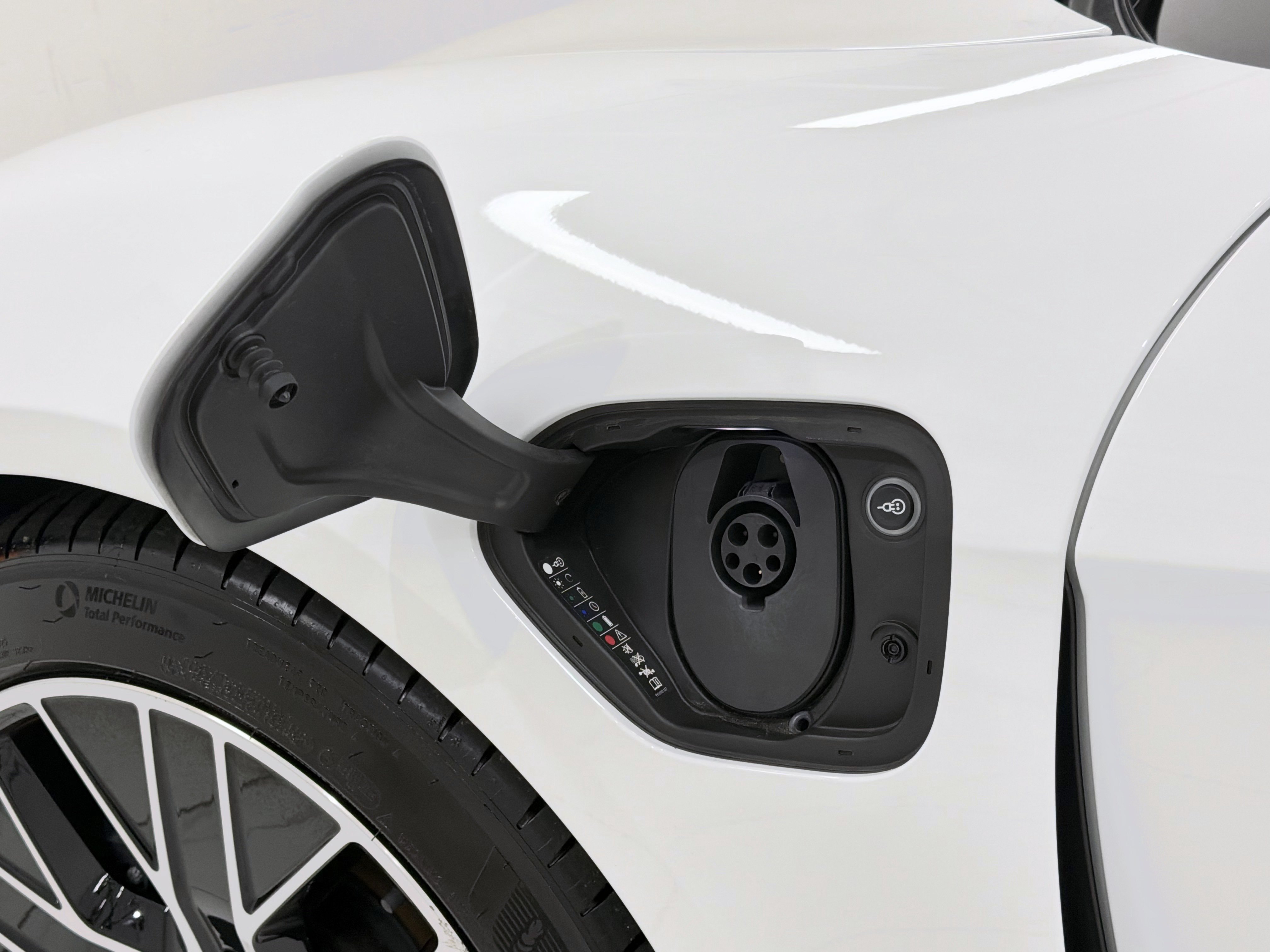Certified 2021 Porsche Taycan RWD image 58