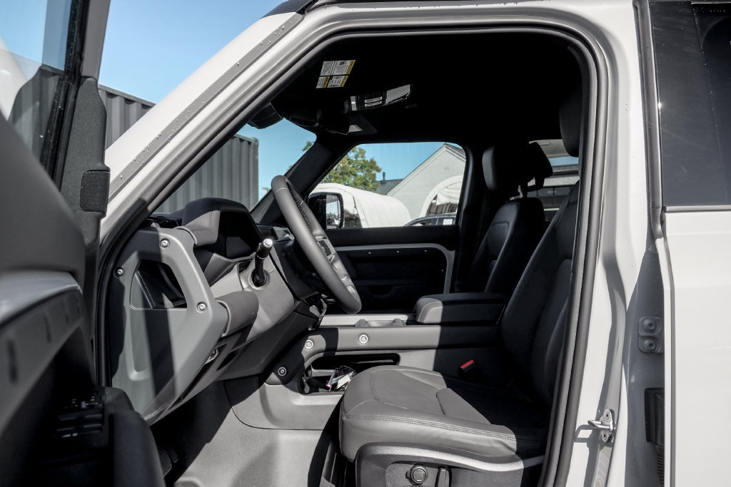 New 2026 Land Rover Defender 110 X-Dynamic SE AWD/4WD image 10