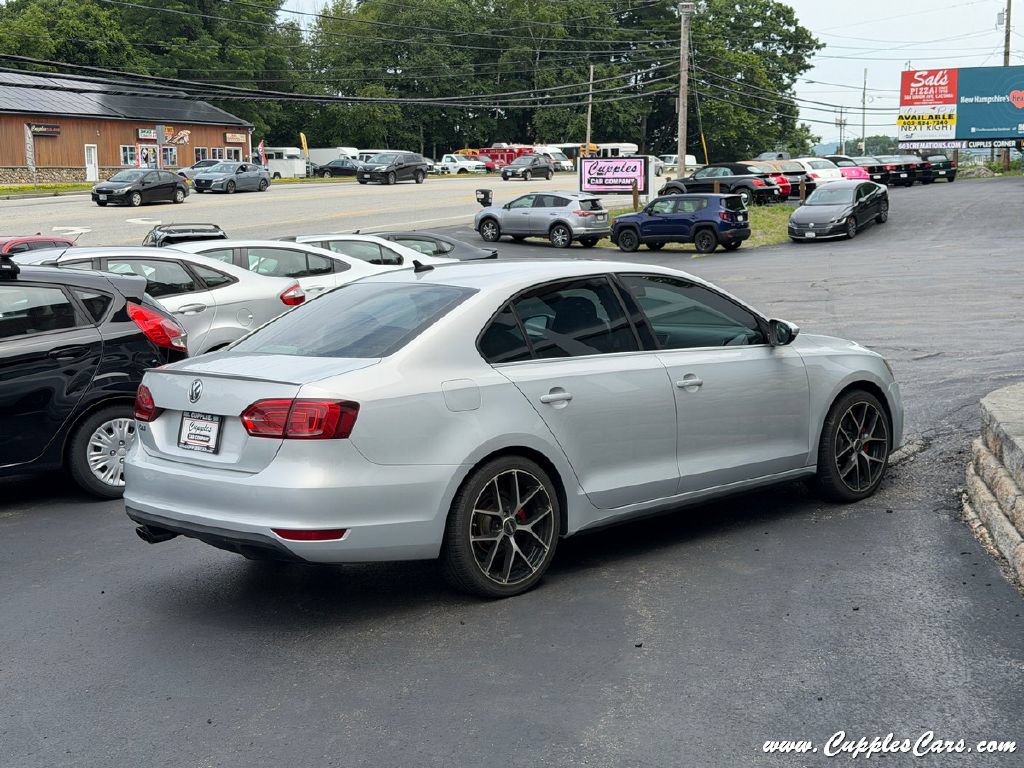 Used 2013 Volkswagen Jetta GLI Autobahn FWD image 9