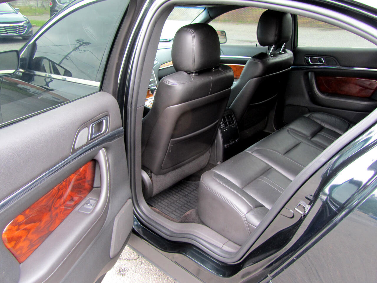 Used 2014 Lincoln MKS Elite w/ Equipment Group 201A image 19