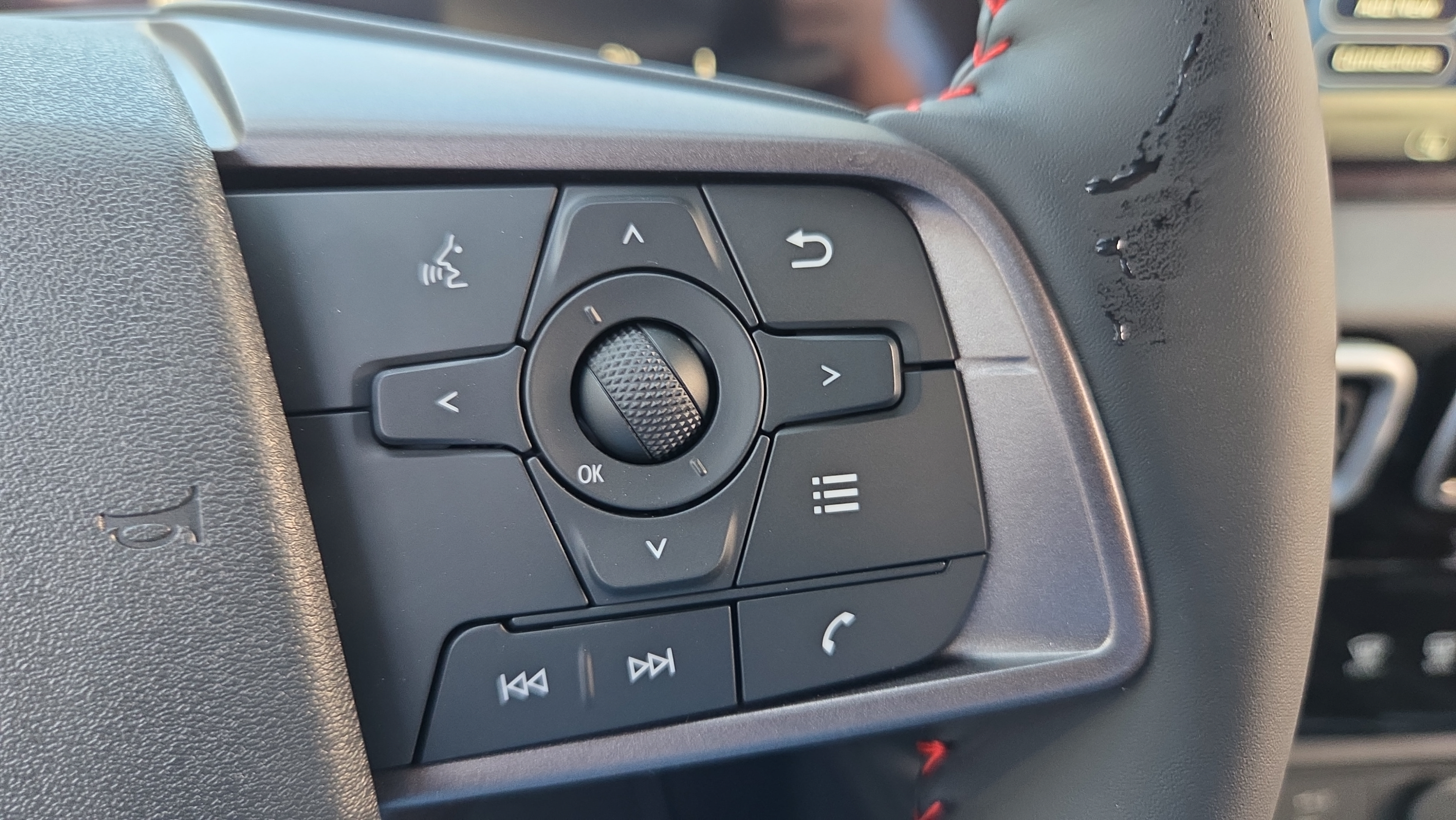 New 2027 Nissan Sentra SR w/ Floor Mat Package FWD image 30
