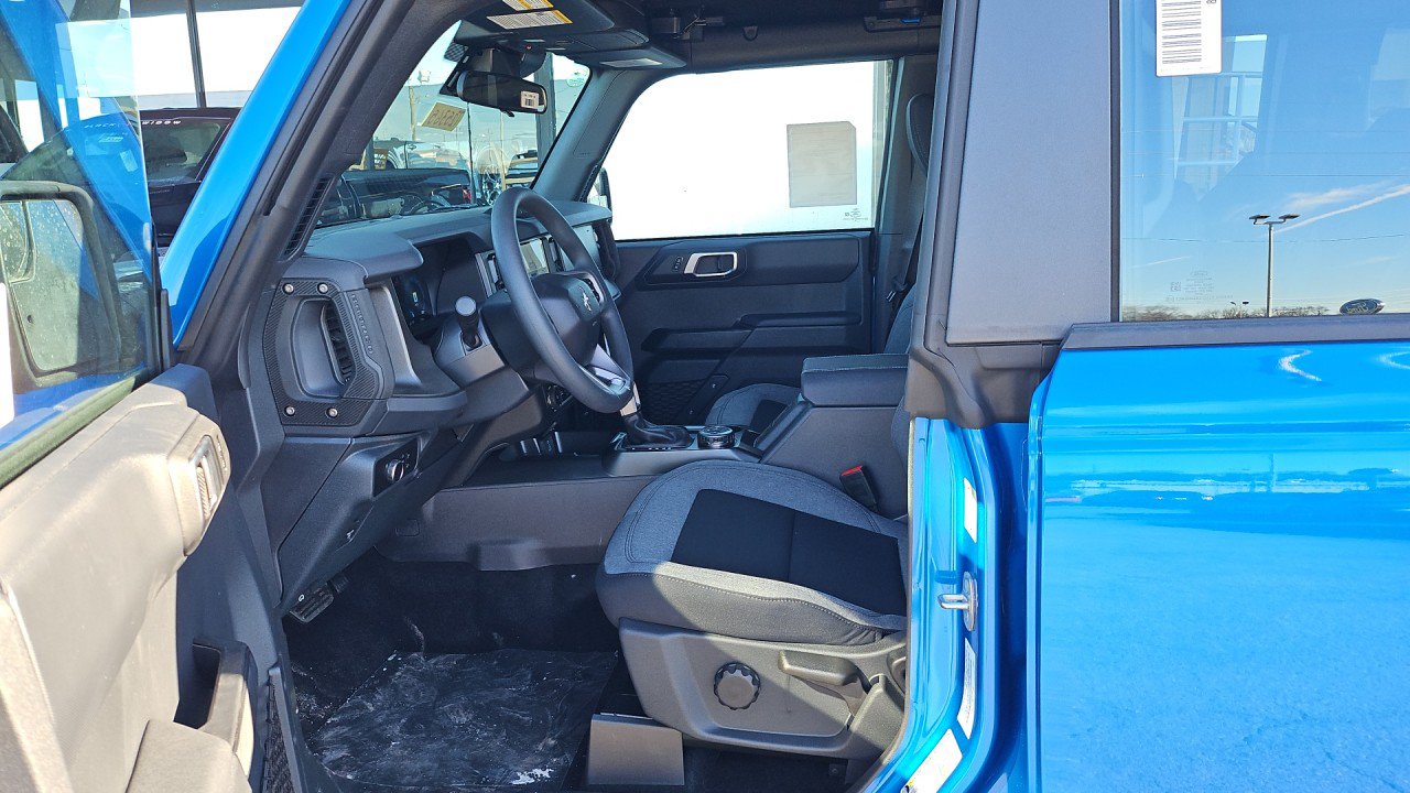 New 2025 Ford Bronco 4-Door AWD/4WD image 7
