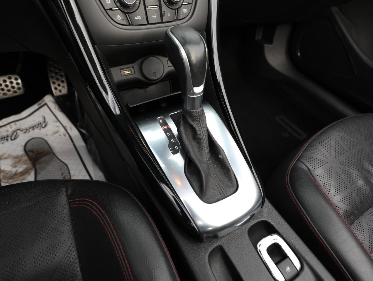 Used 2018 Buick Cascada Sport Touring w/ Dark Effects Package image 18