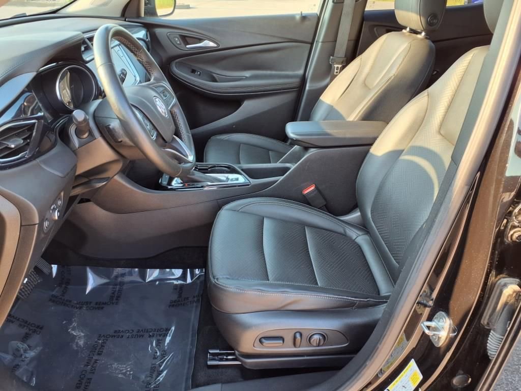 Used 2022 Buick Encore GX Essence w/ Experience Buick Package image 28
