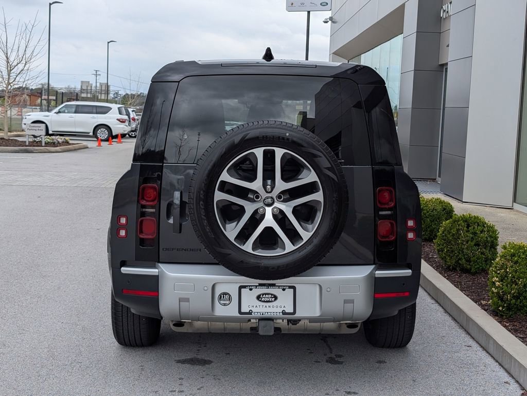Used 2024 Land Rover Defender 130 S image 7