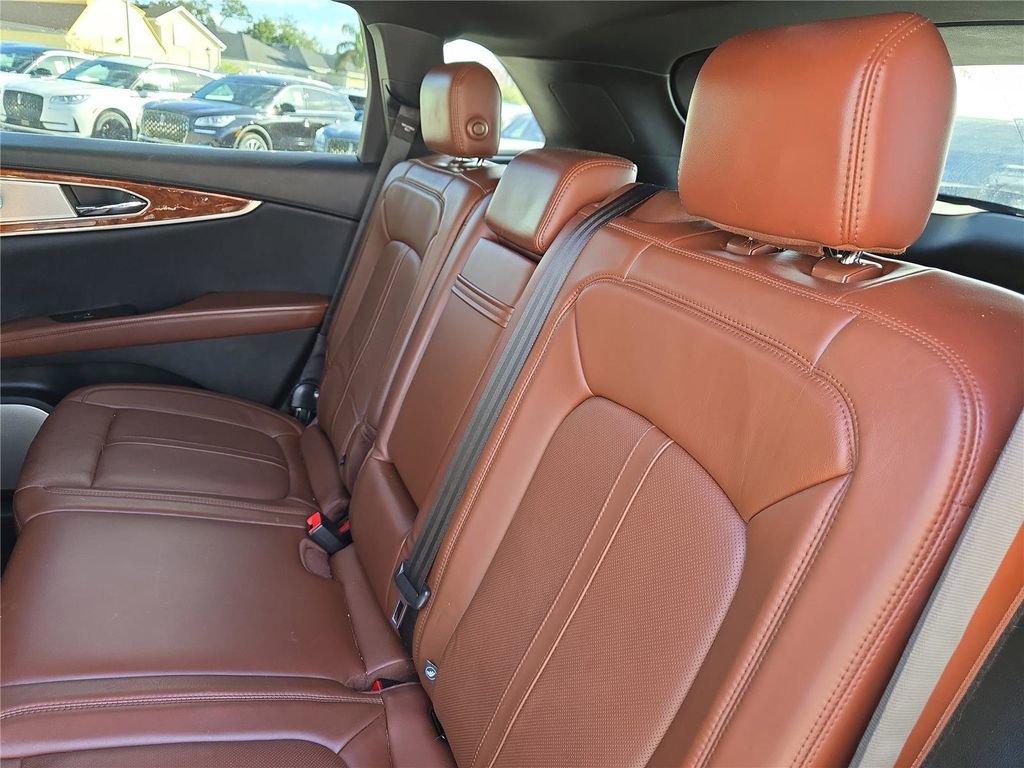 Used 2016 Lincoln MKX Reserve w/ Luxury Package image 11