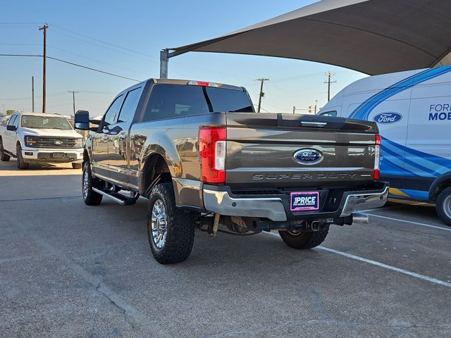 Used 2017 Ford F250 XLT w/ XLT Premium Package AWD/4WD image 7