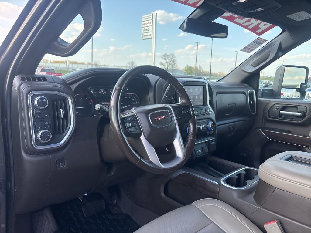 Used 2021 GMC Sierra 3500 SLT w/ SLT Premium Package image 10