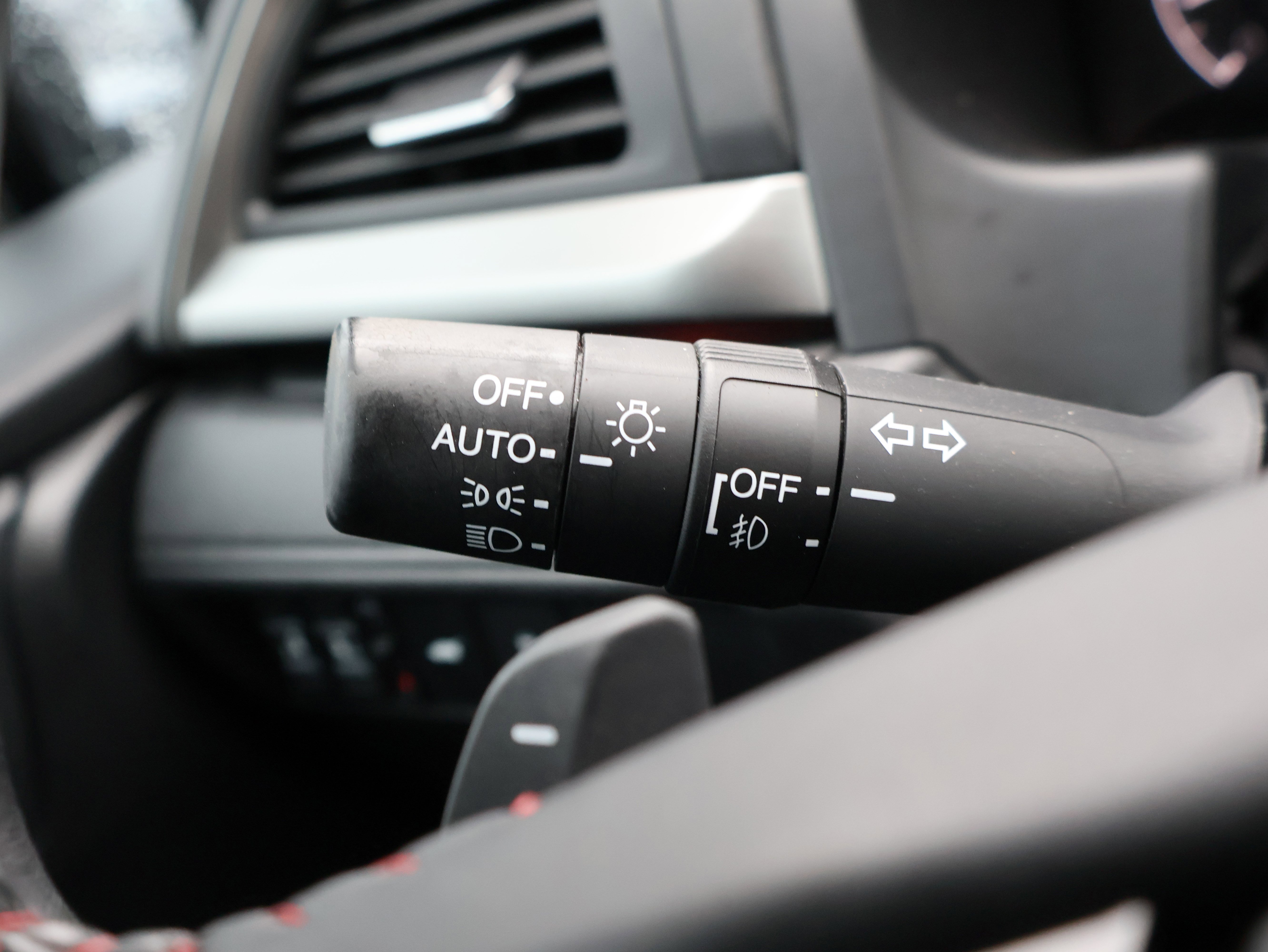 Used 2025 Honda Odyssey Sport-L image 38