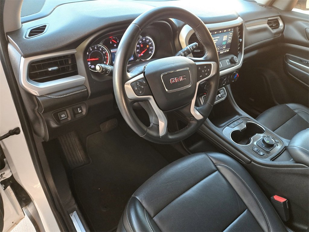 Used 2023 GMC Acadia SLT image 11