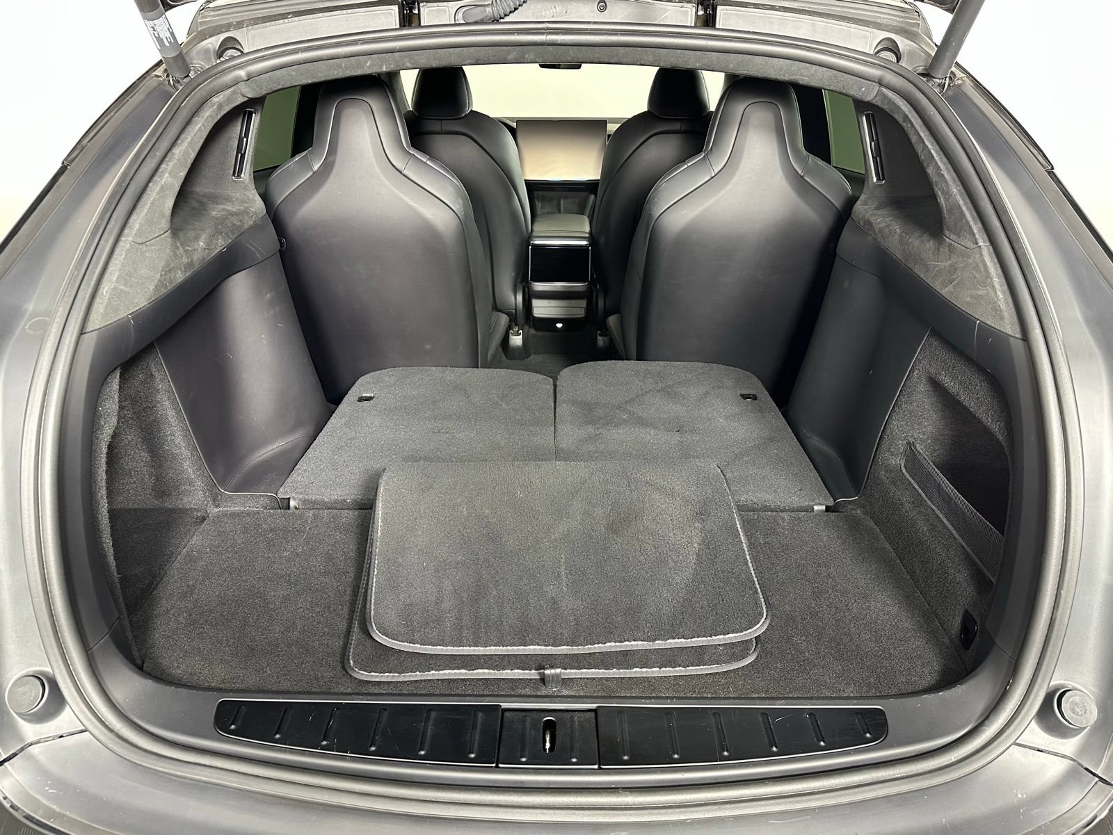 Used 2023 Tesla Model X AWD/4WD image 31