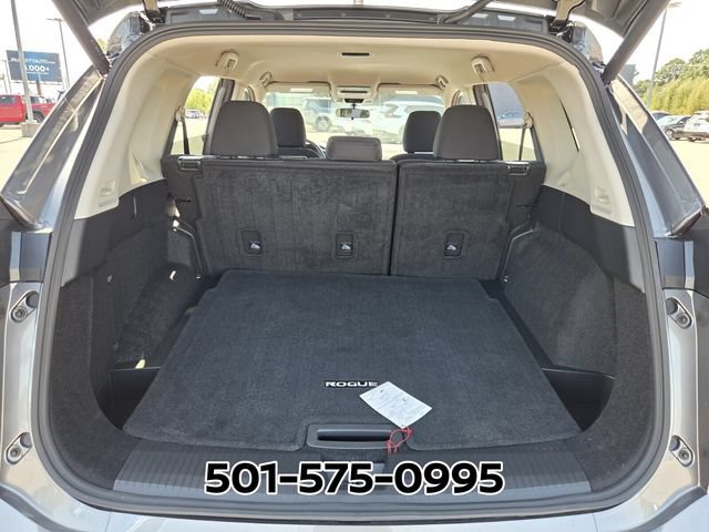 Used 2026 Nissan Rogue SV FWD image 16