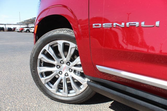 Used 2022 GMC Yukon Denali AWD/4WD image 13