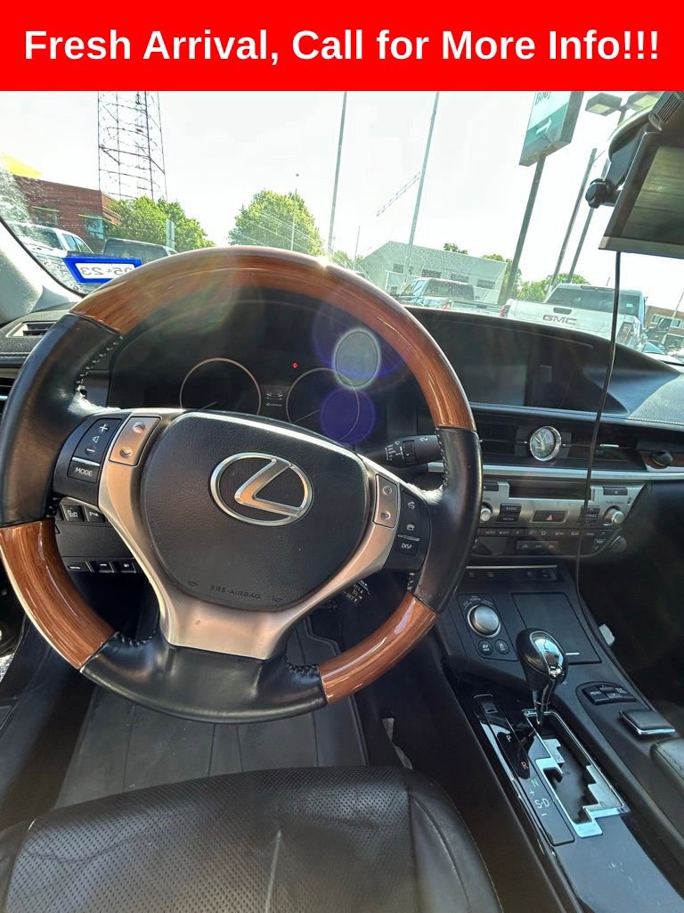 Used 2013 Lexus ES 300h w/ Luxury Pkg FWD image 4