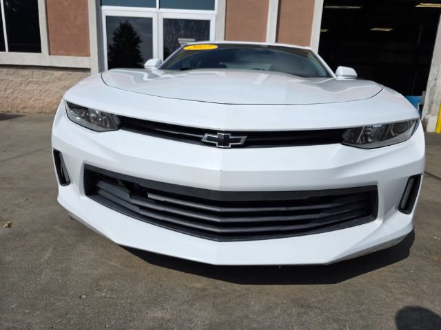 Used 2017 Chevrolet Camaro LT w/ Technology Package RWD image 5