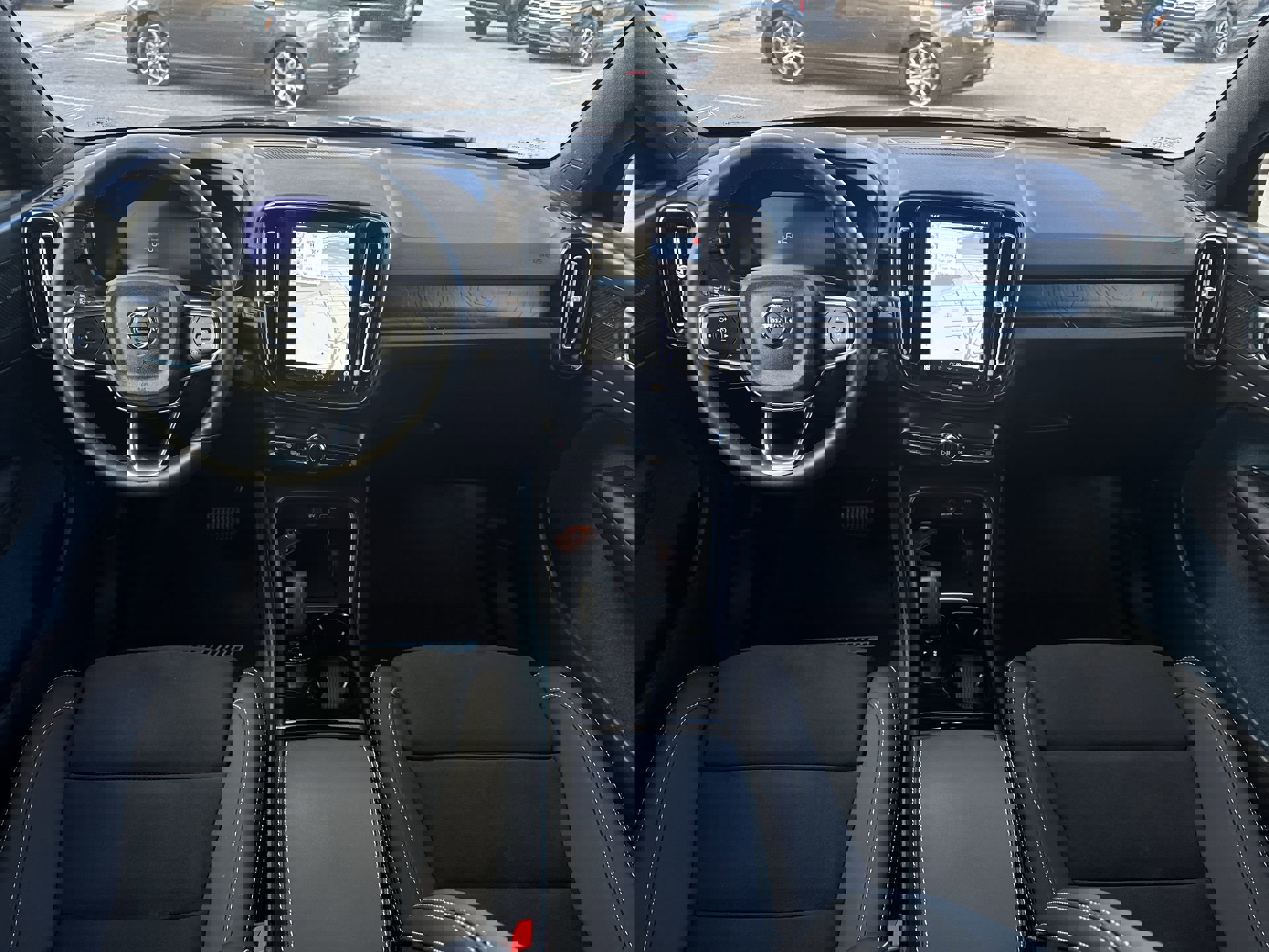 Used 2023 Volvo C40 P8 Recharge Ultimate image 21