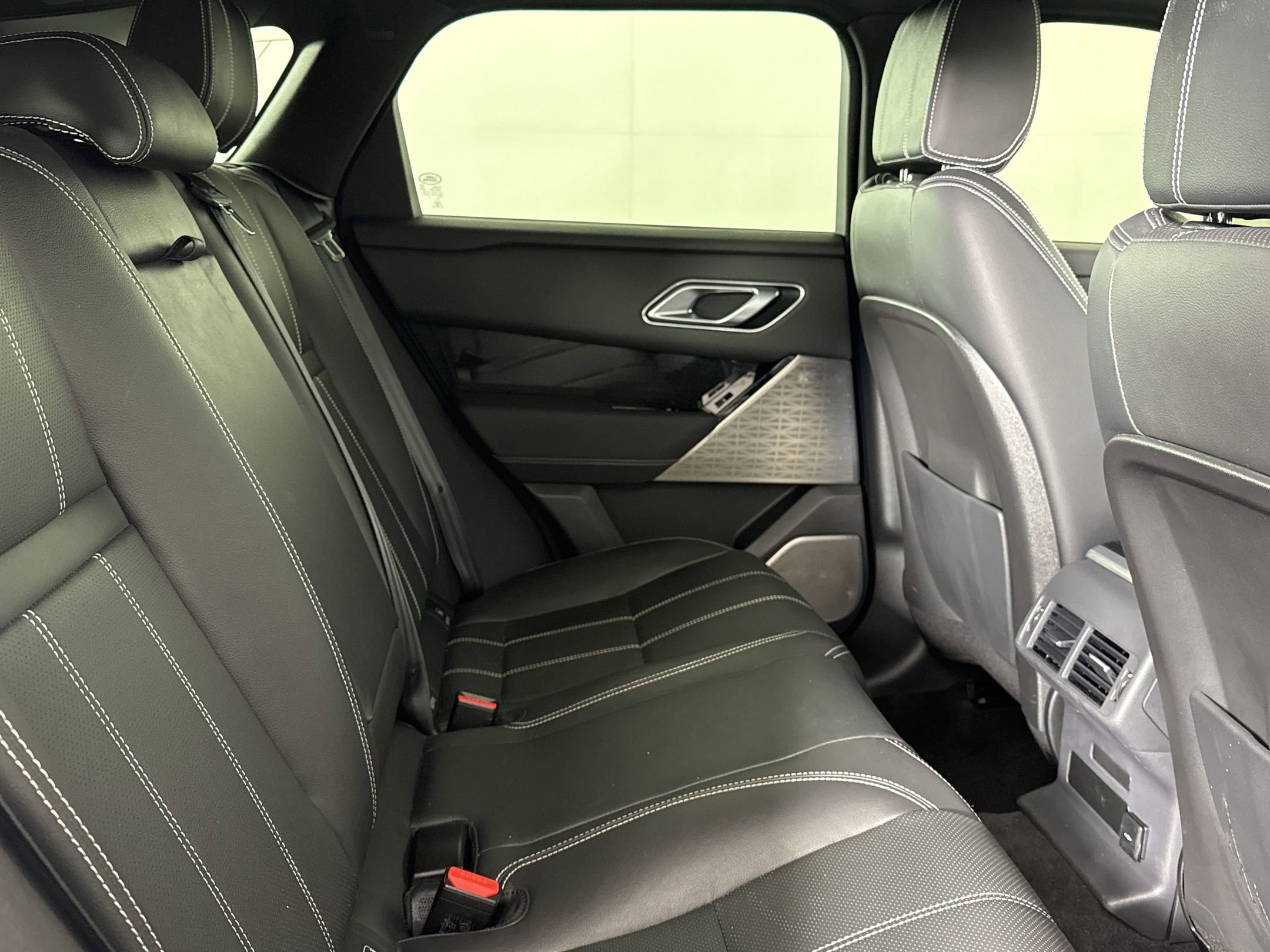 Used 2022 Land Rover Range Rover Velar S image 25