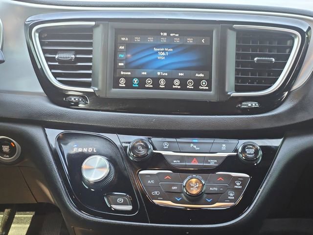 Used 2019 Chrysler Pacifica Touring Plus w/ S Appearance Package image 13