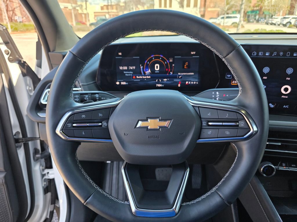 Used 2024 Chevrolet Traverse LT image 21