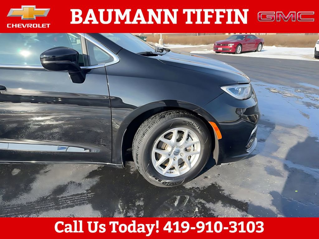 Used 2024 Chrysler Pacifica Touring-L image 26