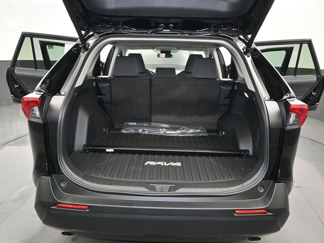Used 2025 Toyota RAV4 XLE w/ Convenience Package image 14