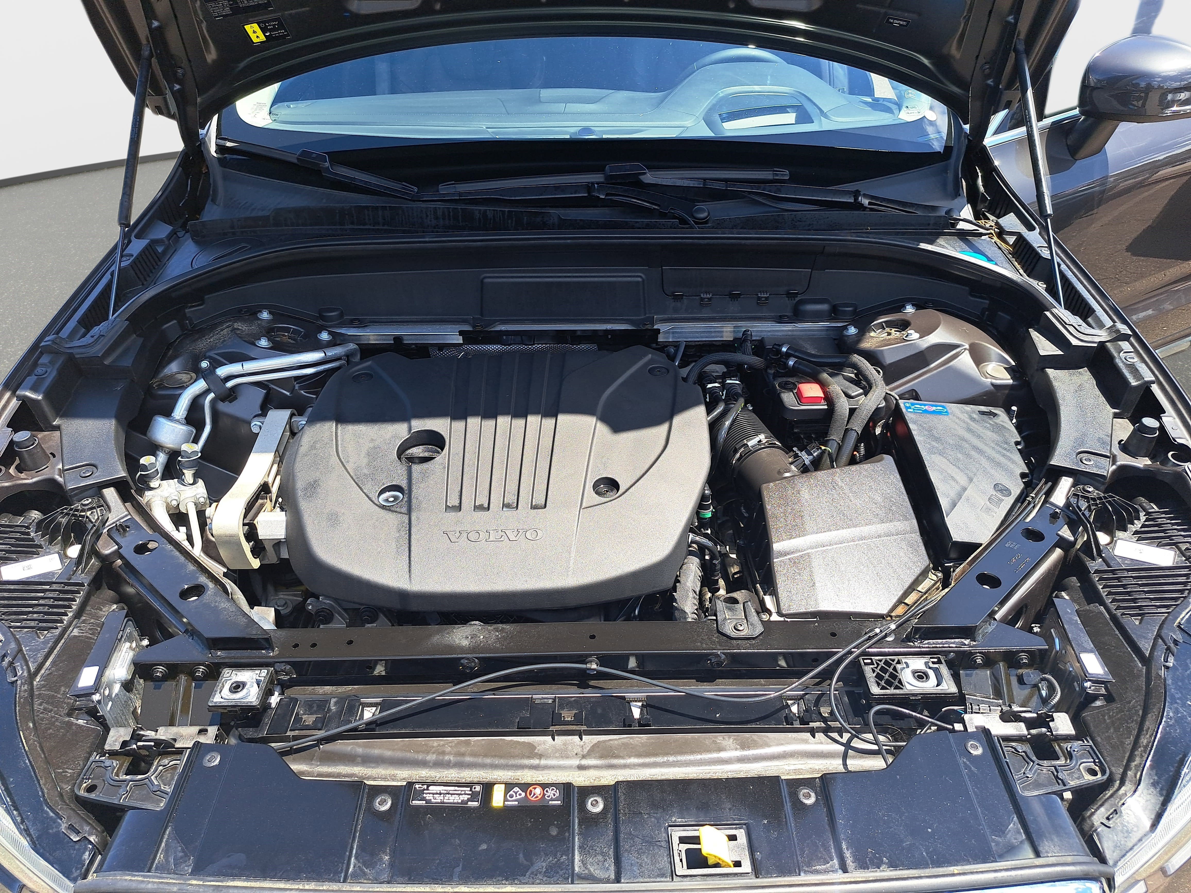 Used 2023 Volvo XC60 B5 Ultimate w/ Climate Package FWD image 30