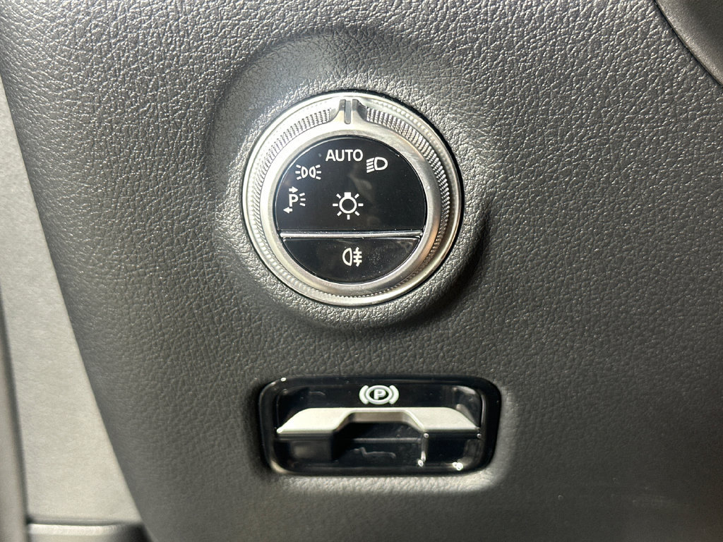 Certified 2024 Mercedes-Benz CLE 300 4MATIC Coupe image 31