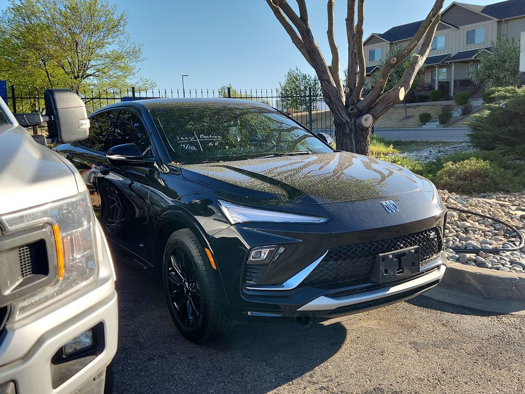 Used 2025 Buick Envista Sport Touring FWD image 1