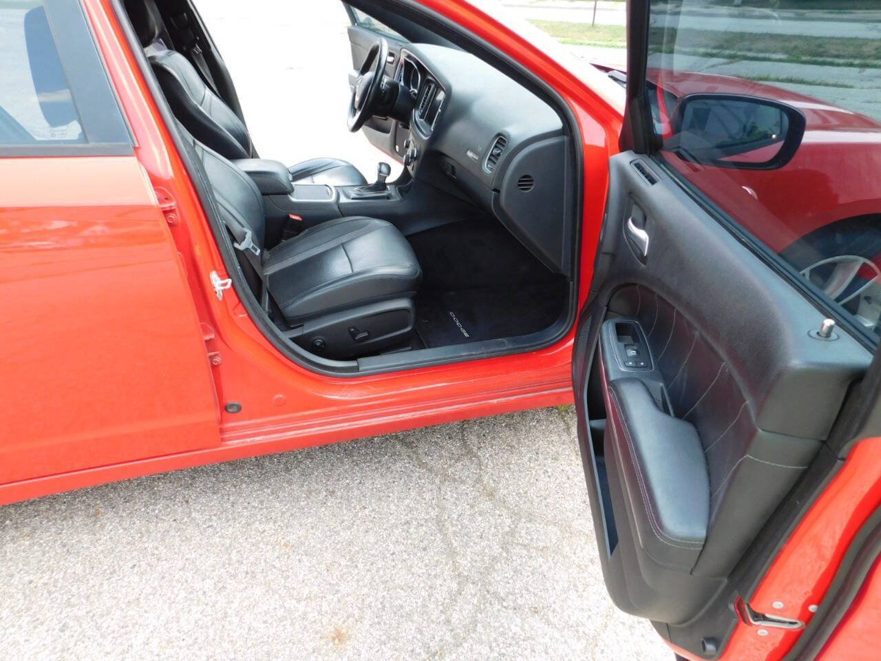Used 2015 Dodge Charger R/T w/ Plus Group RWD image 12