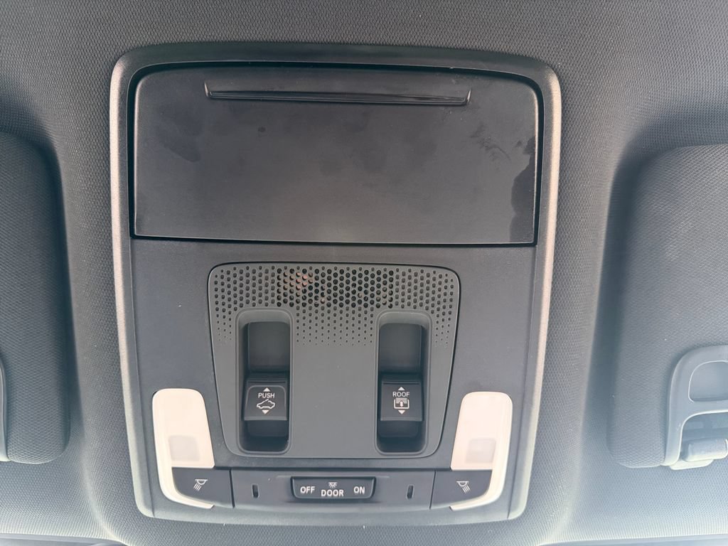 Used 2025 Honda Pilot TrailSport image 20