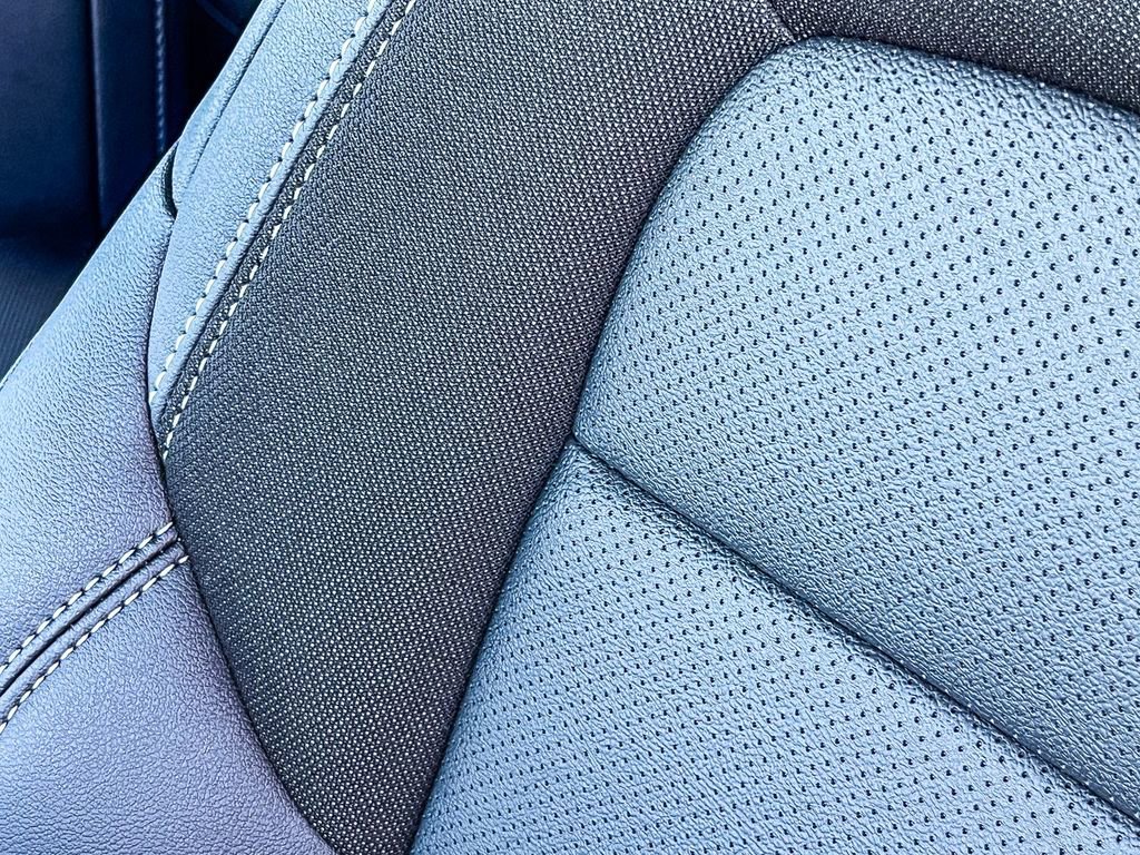 New 2026 Chevrolet Equinox EV LT image 23