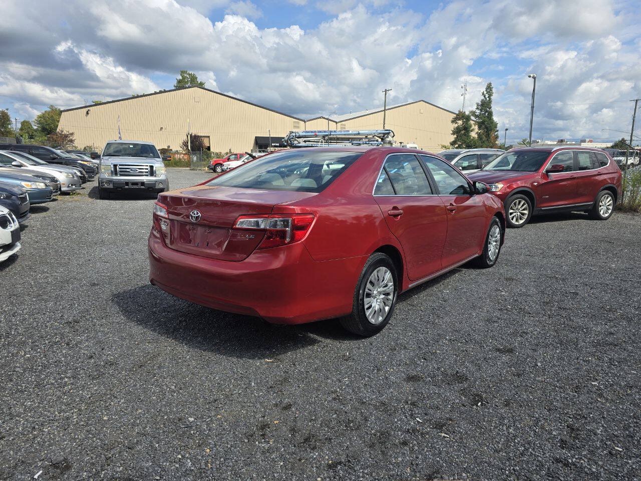 Used 2012 Toyota Camry LE FWD image 10