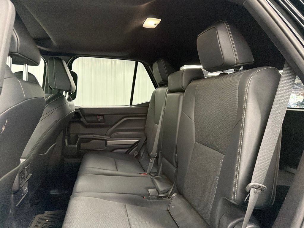 Used 2025 Toyota 4Runner TRD Off-Road Premium AWD/4WD image 9