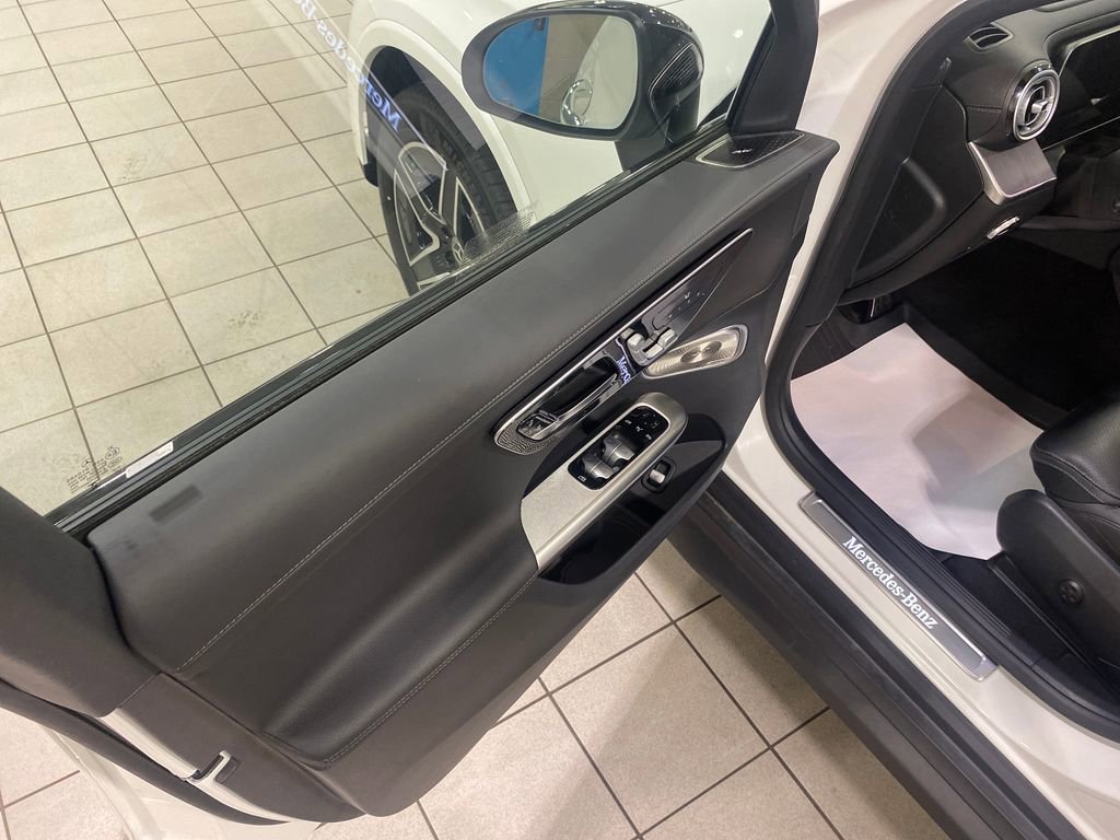 Used 2026 Mercedes-Benz GLC 300 4MATIC image 11