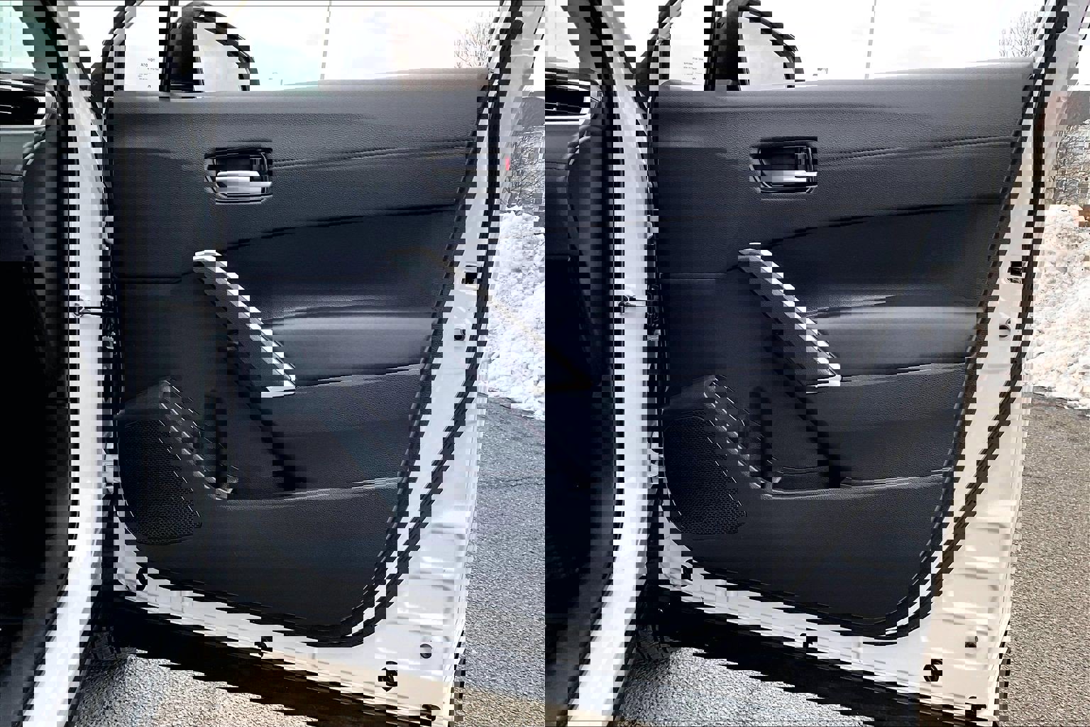 Used 2025 Toyota Corolla Cross XLE image 23