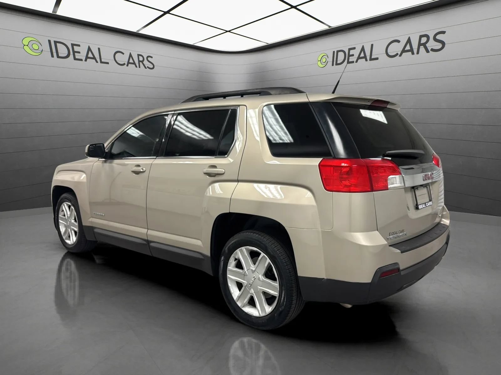 Used 2012 GMC Terrain SLE w/ Convenience Package FWD image 3