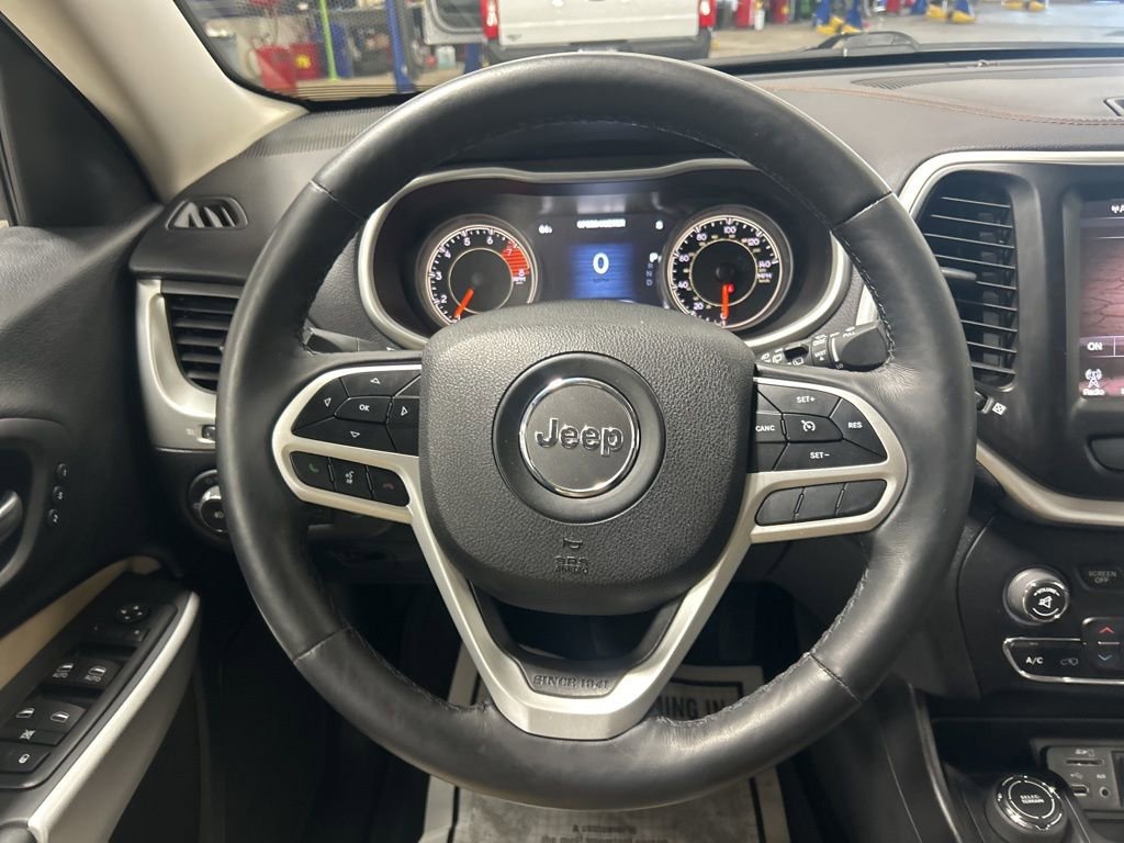 Used 2017 Jeep Cherokee Limited w/ Luxury Group image 18