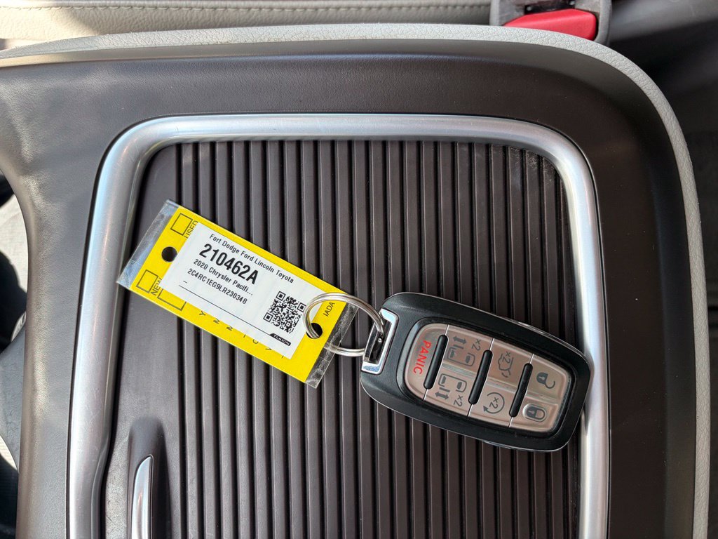 Used 2020 Chrysler Pacifica Touring-L Plus FWD image 55