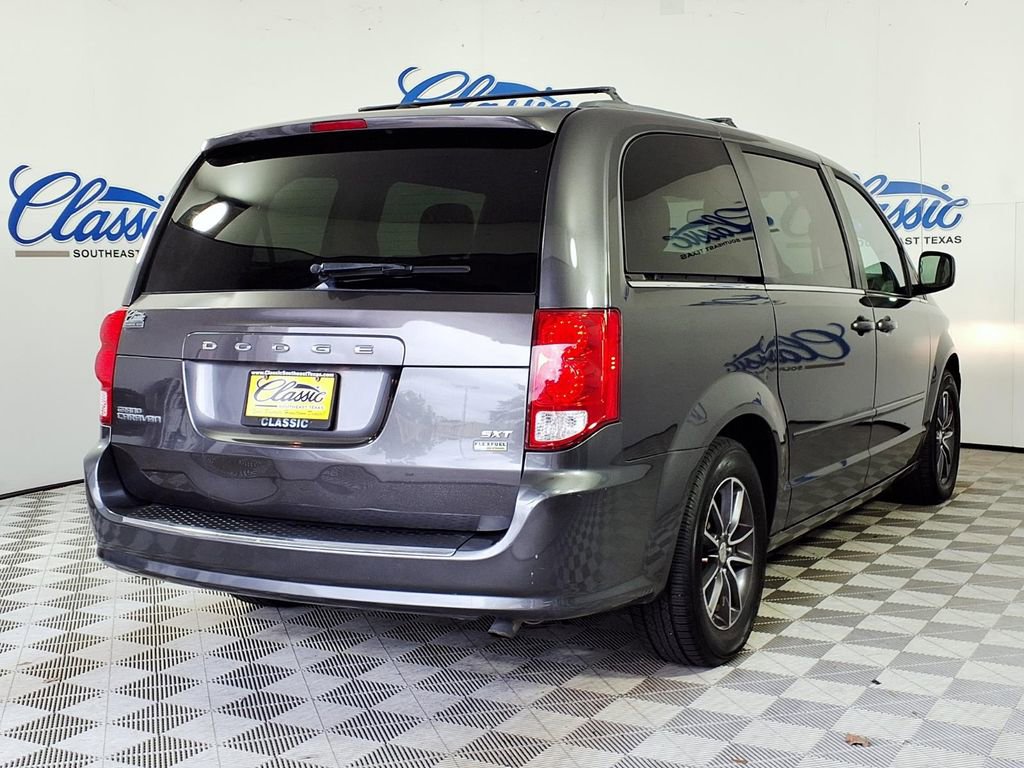 Used 2017 Dodge Grand Caravan SXT FWD image 6