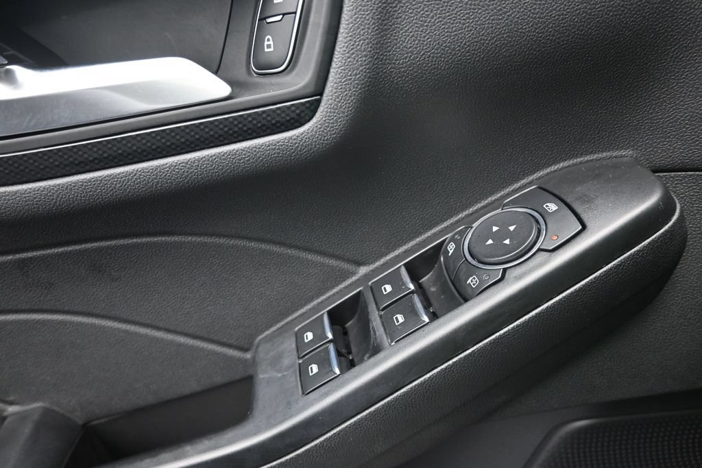 Used 2025 Ford Escape ST-Line AWD/4WD image 17