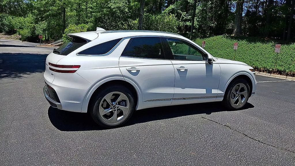 New 2026 Genesis GV70 2.5T AWD/4WD image 4