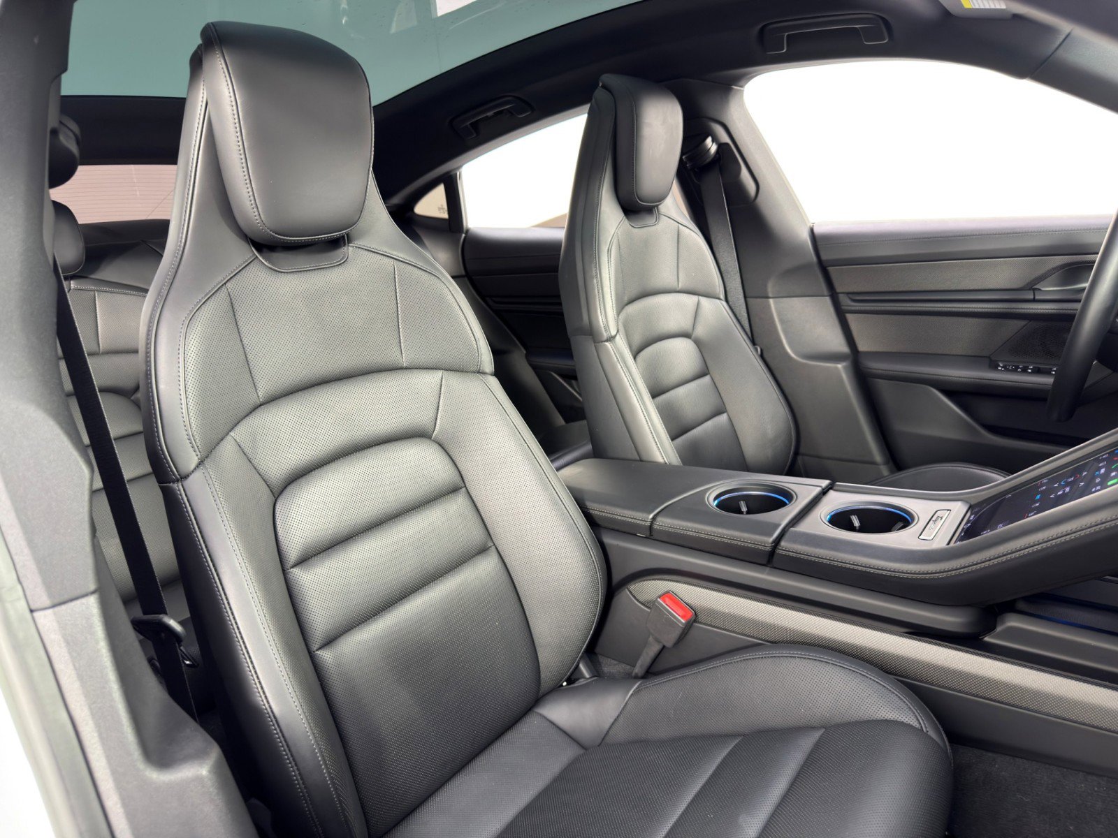 Used 2022 Porsche Taycan 4S AWD/4WD image 41