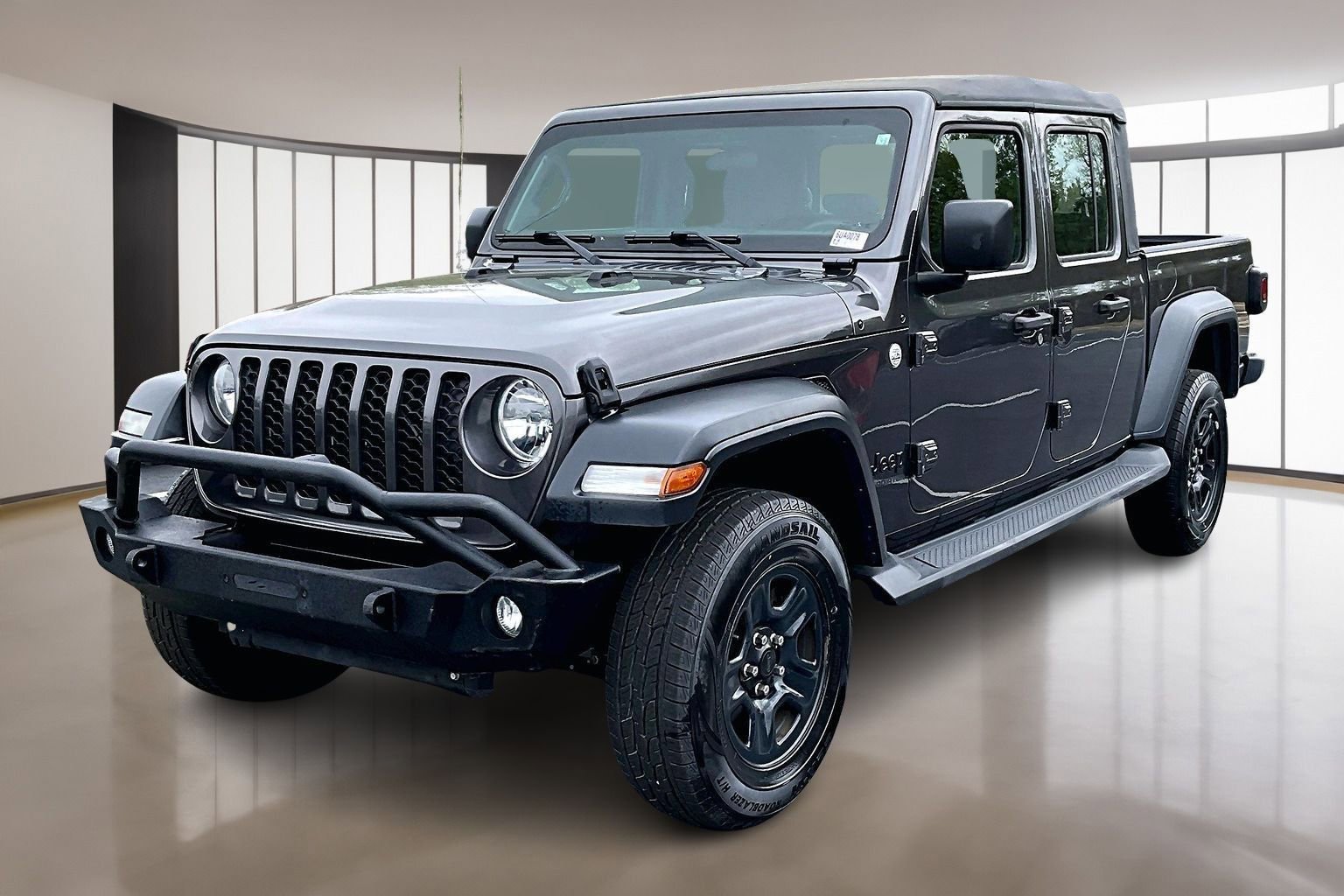 Used 2020 Jeep Gladiator Sport image 3